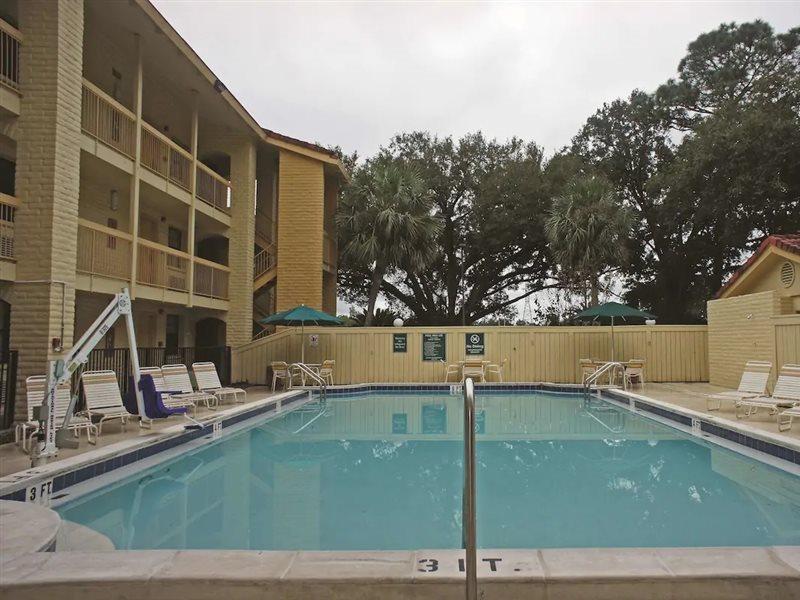 La Quinta Inn By Wyndham Pensacola Exterior photo