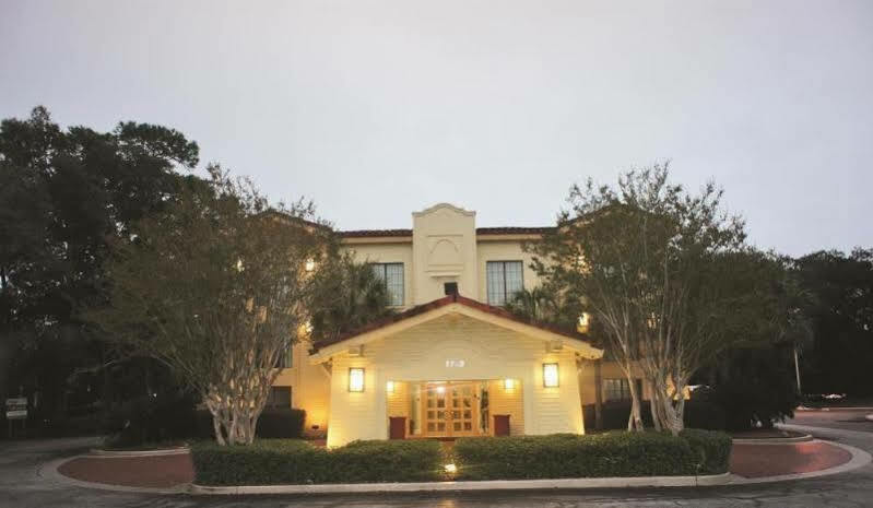 La Quinta Inn By Wyndham Pensacola Exterior photo